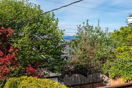 1623 12Th Avenue E, Vancouver, BC 