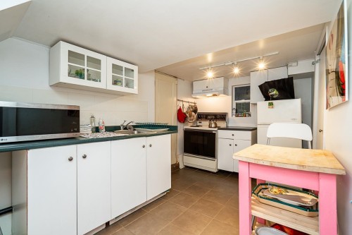 1623 12Th Avenue E, Vancouver, BC 
