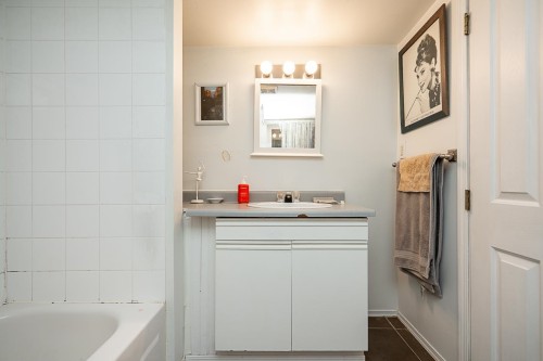 1623 12Th Avenue E, Vancouver, BC 