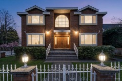 4418 Osler Street  Vancouver, BC V6H 2X9