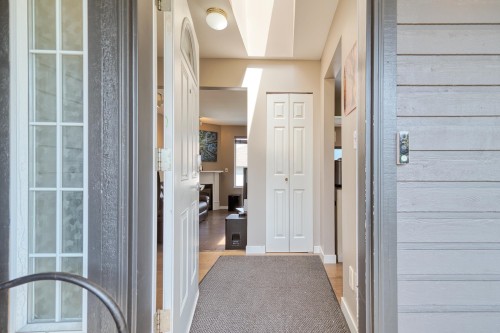 5796 Trail Avenue, Sechelt, BC 