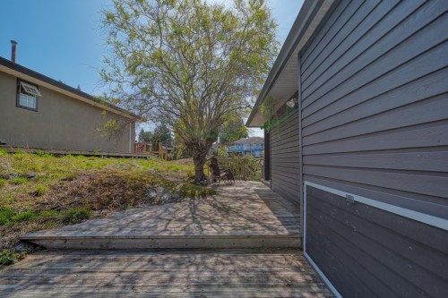 5796 Trail Avenue, Sechelt, BC 