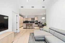 3958 Dumfries Street  Vancouver, BC V5N 0J1