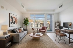 414-725 Marine Drive North Vancouver, BC V7M 0G2