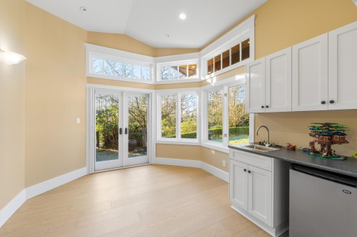 366 Keith Road, West Vancouver, BC 