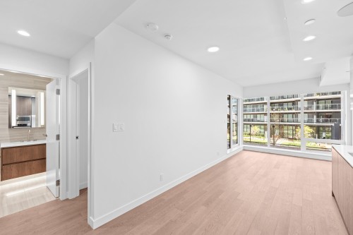 206-6811 Pearson Way, Richmond, BC - Indoor Photo Showing Other Room