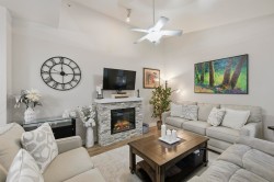 408-100 Capilano Road  Port Moody, BC V3H 5M9