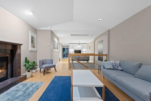 2517 Marine Drive, West Vancouver, BC 
