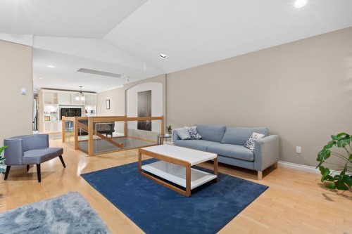 2517 Marine Drive, West Vancouver, BC 