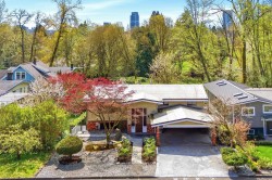 5180 Springdale Court Burnaby, BC V5B 4P4