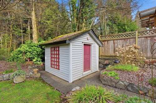 3300 Manning Crescent, North Vancouver, BC 