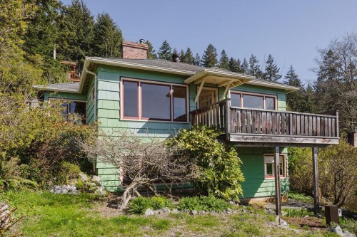 466 Central Avenue  Gibsons, BC V0N 1V1