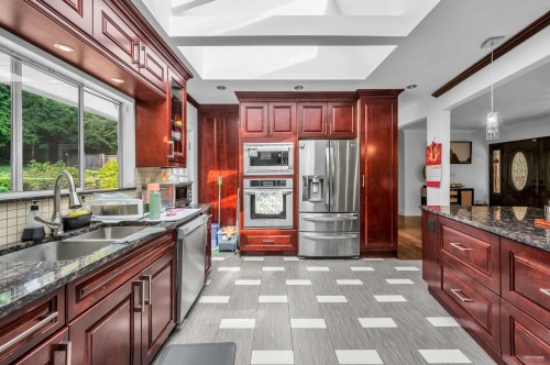 341 Rabbit Lane, West Vancouver, BC 