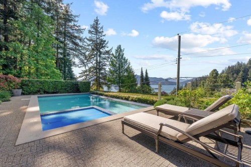 6105 Gleneagles Drive, West Vancouver, BC 