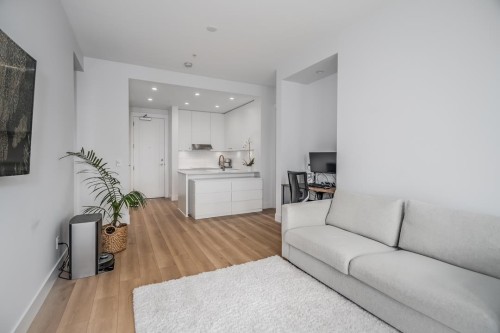 209-708 Edgar Avenue  Coquitlam, BC V3K 0H3