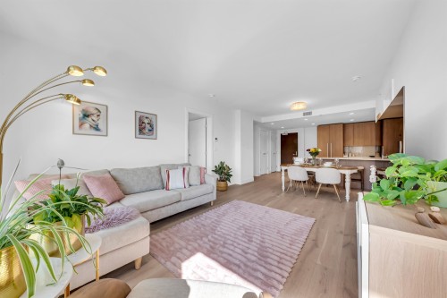 305-2707 Library Lane  North Vancouver, BC V7J 0C6