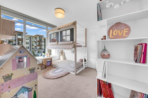 305-2707 Library Lane, North Vancouver, BC 