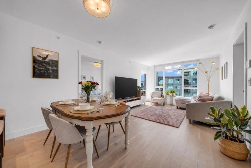 305-2707 Library Lane, North Vancouver, BC 