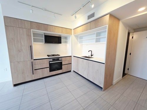 2405-5058 Joyce Street  Vancouver, BC V5R 0J9