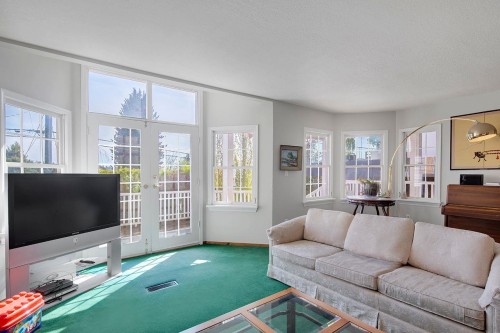 1183 Duchess Avenue, West Vancouver, BC 