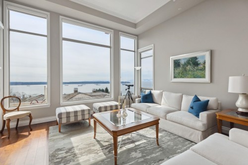 2416 Carr Lane, West Vancouver, BC 