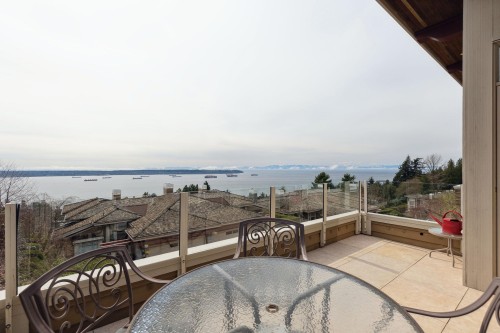 2416 Carr Lane, West Vancouver, BC 