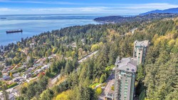 702-3335 Cypress Place  West Vancouver, BC V7S 3J8