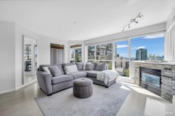 401-122 3rd Street E North Vancouver, BC V7L 1E6