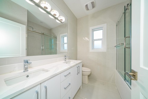 2-4210 Union Street, Burnaby, BC 