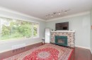 341 24Th Street W, North Vancouver, BC 