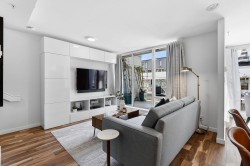 312-328 11th Avenue E Vancouver, BC V5T 4W1