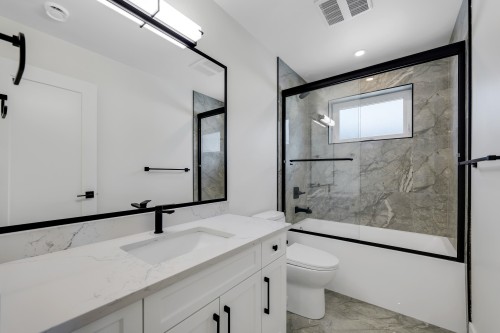 1005 Phare Crescent, Pemberton, BC - Indoor Photo Showing Bathroom