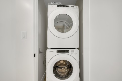 1005 Phare Crescent, Pemberton, BC - Indoor Photo Showing Laundry Room