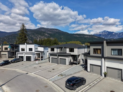 1005 Phare Crescent, Pemberton, BC - Outdoor