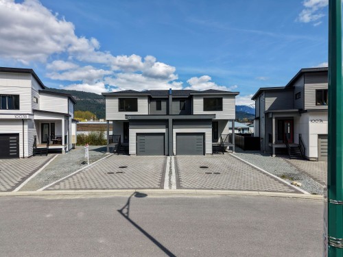 1005 Phare Crescent, Pemberton, BC - Outdoor With Facade