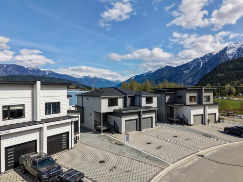 1005 Phare Crescent, Pemberton, BC - Outdoor