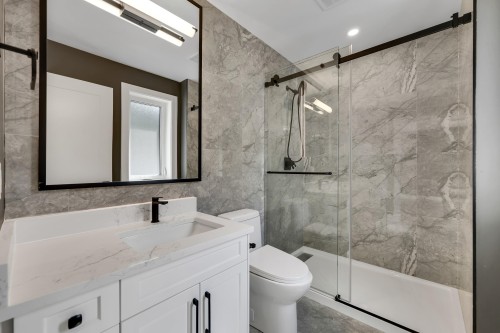 1005 Phare Crescent, Pemberton, BC - Indoor Photo Showing Bathroom