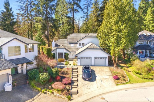 4063 Shone Road  North Vancouver, BC V7G 2N4