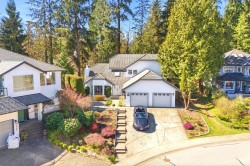 4063 Shone Road  North Vancouver, BC V7G 2N4