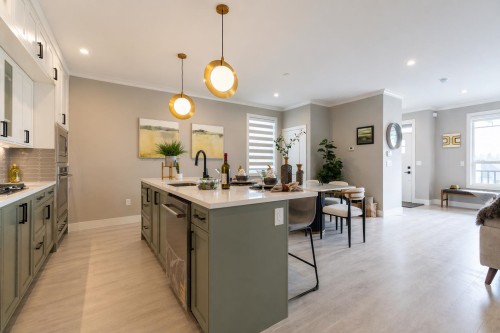 101-1211 Thomas Avenue, Coquitlam, BC 