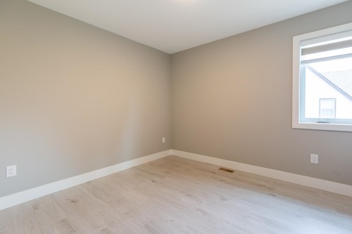 101-1211 Thomas Avenue, Coquitlam, BC 