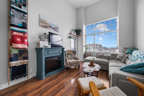 402-11935 Burnett Street  Maple Ridge, BC V2X 9A9