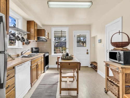 1756 7Th Avenue E, Vancouver, BC 