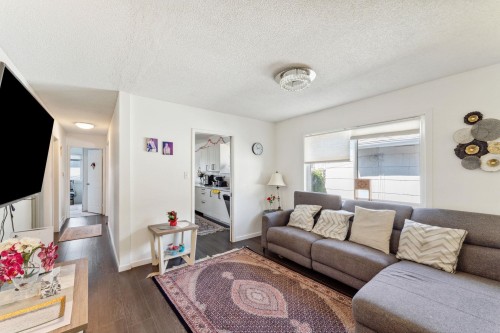 1949 Mahon Avenue, North Vancouver, BC 