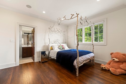 1075 Groveland Road, West Vancouver, BC 