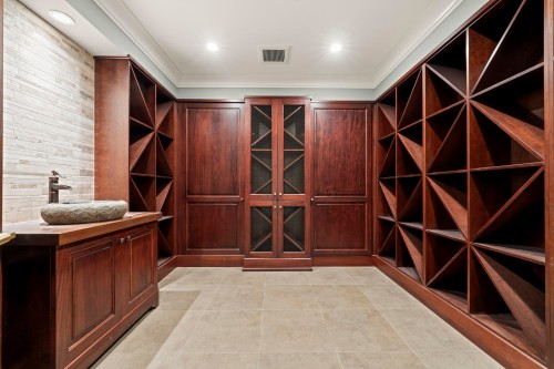 1075 Groveland Road, West Vancouver, BC 