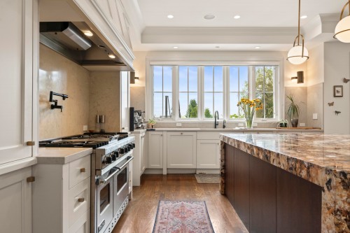 1075 Groveland Road, West Vancouver, BC 