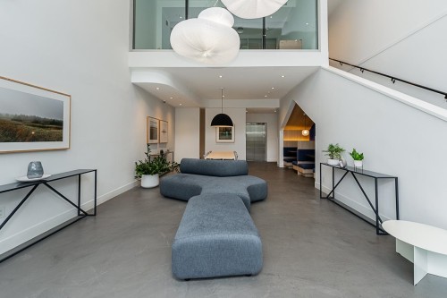 512-9888 University Crescent, Burnaby, BC - Indoor