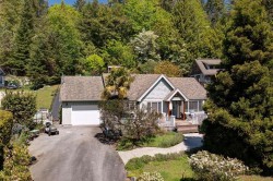 4717 Sinclair Bay Road Pender Harbour, BC V0N 1S1