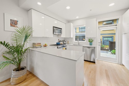 1837 Charles Street, Vancouver, BC 